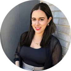 Ana Cruz - Legal Specialist