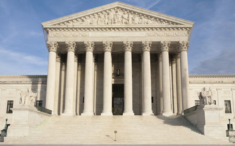 O que significa a decisão da Suprema Corte sobre o TPS para quem possui status de residência em Massachusetts por meio do Haiti ou da Síria
