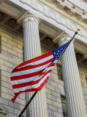 Un juez federal anula la prohibición de visados de inmigración para 75 países